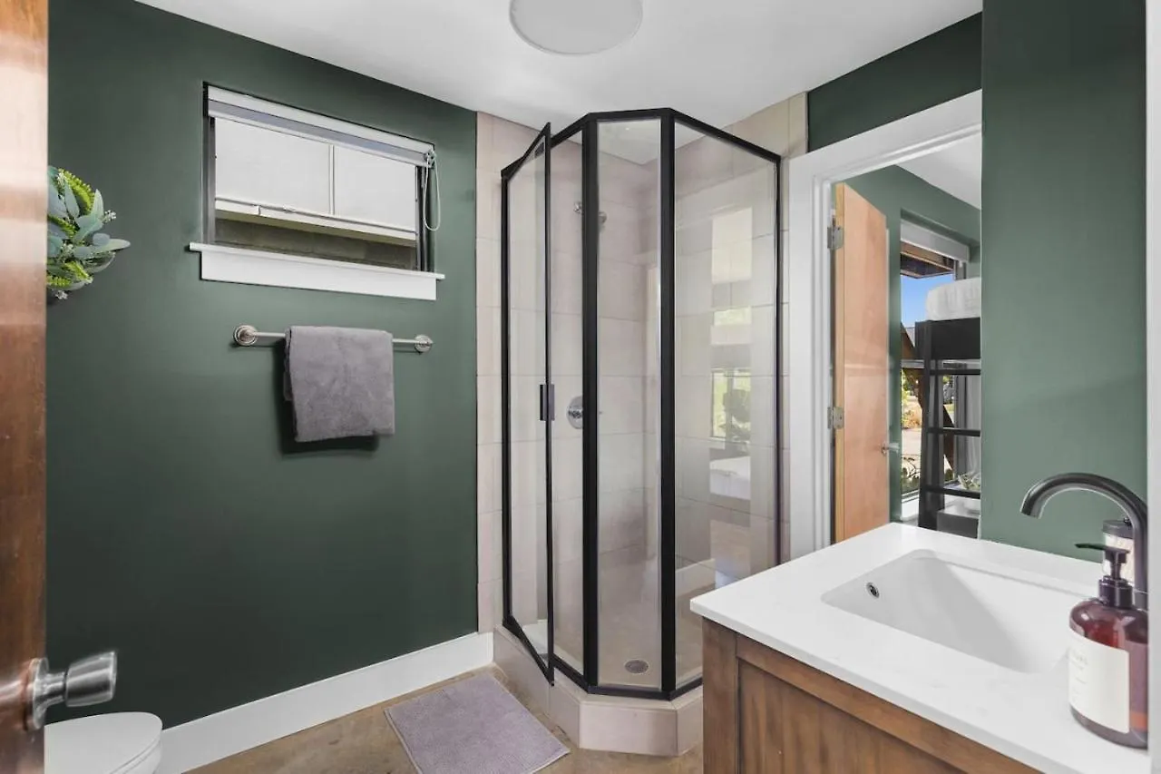 Modern Home With Rooftop Deck Walk To Coffee Restaurants Brewery Nashville 0*,  United States