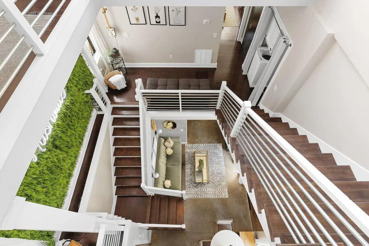 Holiday home Modern Home With Rooftop Deck Walk To Coffee Restaurants Brewery Nashville United States