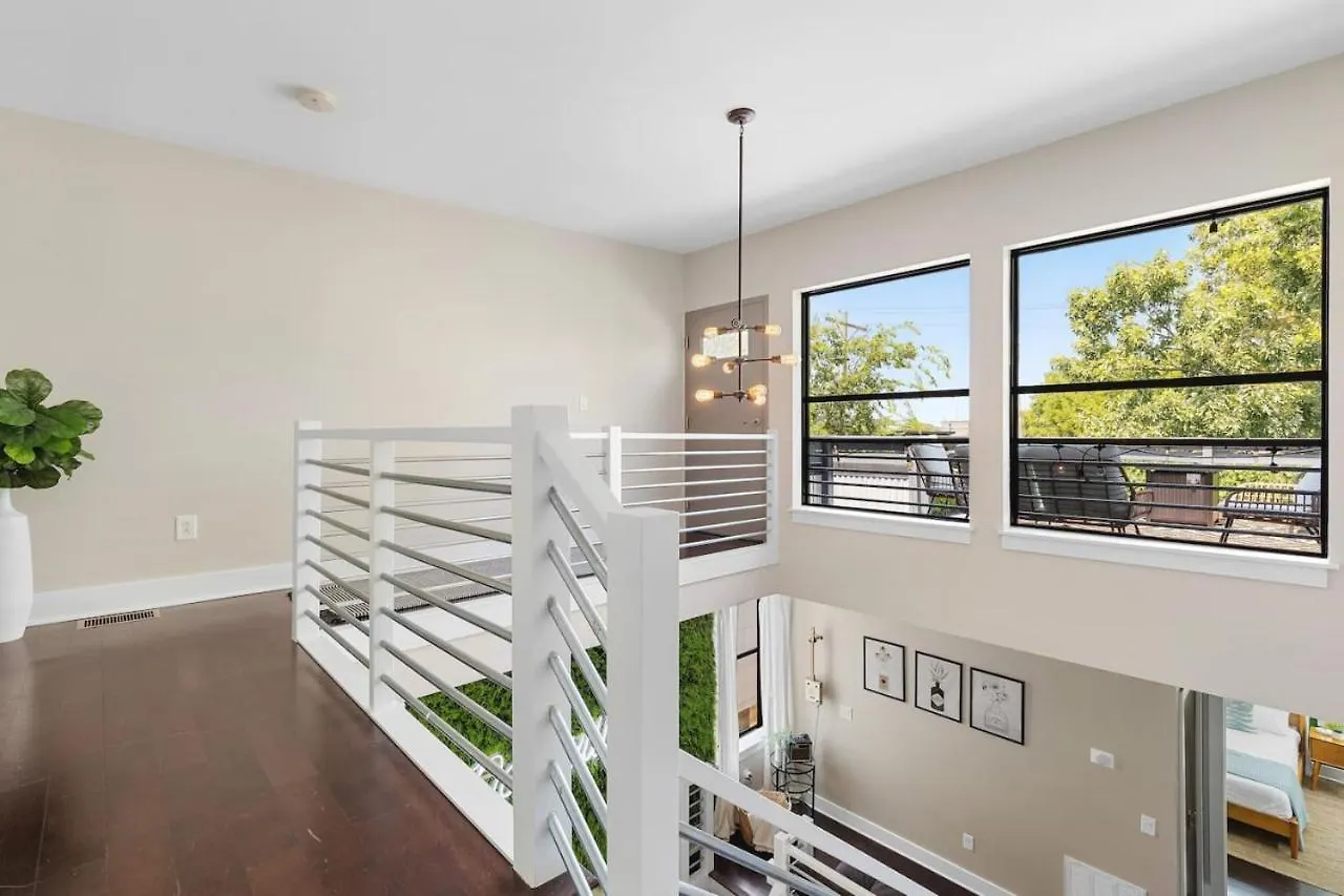 Holiday home Modern Home With Rooftop Deck Walk To Coffee Restaurants Brewery Nashville