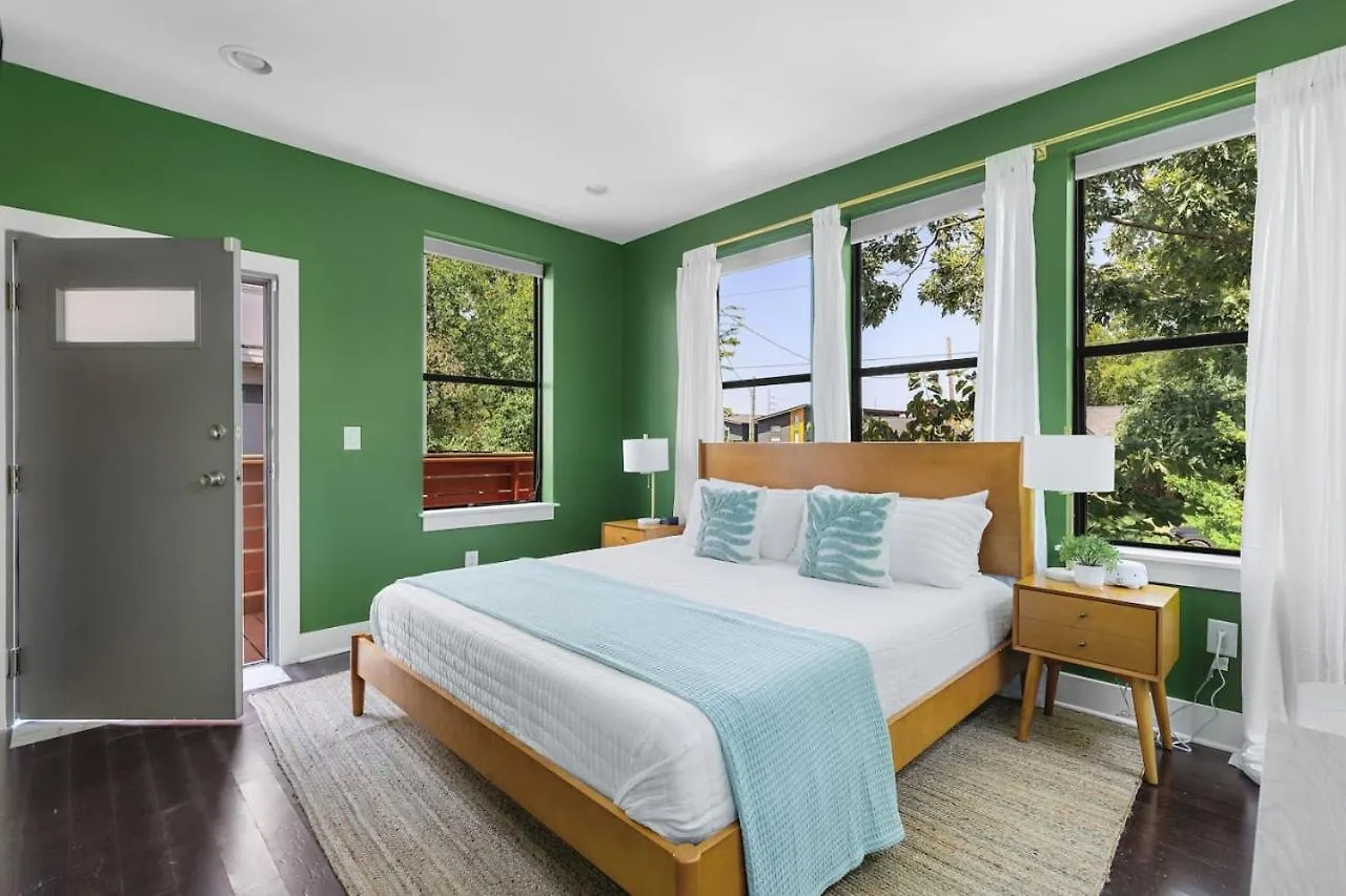 Holiday home Modern Home With Rooftop Deck Walk To Coffee Restaurants Brewery Nashville United States